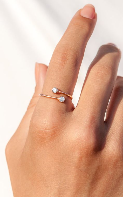 Dual Birthstone Ring, Dainty Gold Rings, Gold Ring Designs, Cute Rings, Fashion Ring, Diy Schmuck, Gold Engagement Rings, Birthstone Ring, Diamond Wedding Bands