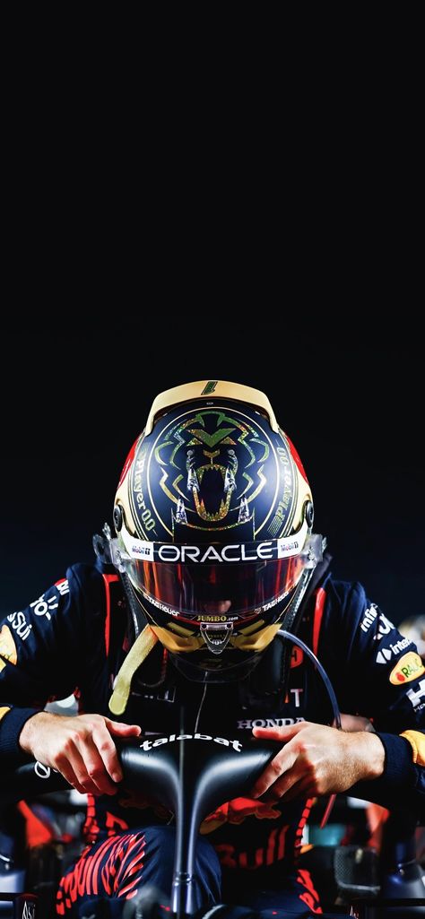 Night Race Aesthetic, Formula 1 Nail Art, Formula 1 Outfit Women, Lion Helmet, Formula 1 Nails, Helmet Aesthetic, Formula 1 Outfit, Race Aesthetic, Aesthetic Formula 1