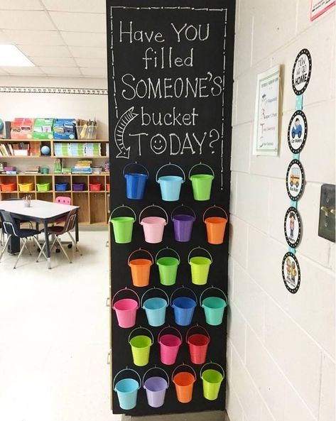 Kindness Bulletin Board Ideas, Bulletin Board Ideas For Teachers, Bucket Fillers, Kindness Bulletin Board, Classroom Goals, Teacher Bulletin Boards, First Year Teaching, Future Teacher, Diy Classroom