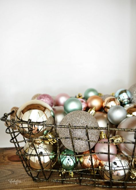 Rustic Farmhouse Christmas, Basket Christmas, Christmas Front Porch, Fabulous Christmas, Christmas Time Is Here, Wire Basket, Front Porch Christmas Decor, Farmhouse Christmas Decor, Décor Diy