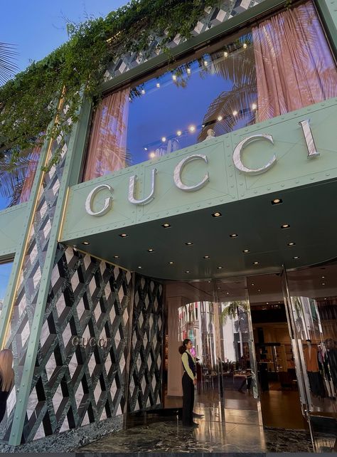 Gucci glamour on Rodeo Drive #OnlyOnRodeo Shopping, Dior, California, 90210, Fashion Rodeo Drive Shopping, 90210 Fashion, Gucci Store, Rodeo Drive, Beverly Hills, Rodeo, Instagram Profile, Dior, Angeles