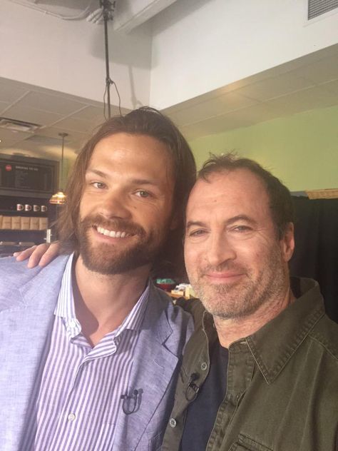 Jared Padalecki retweeted Lauren Graham ‏@thelaurengraham  Handsome boys.  @jarpad  @ScottGPatterson Jared Padalecki Gilmore Girls, Gilmore Girls Reunion, Gilmore Girls Cast, Scott Patterson, Luke Danes, Comfort Series, Lauren Graham, Stars Hollow, Movies And Series