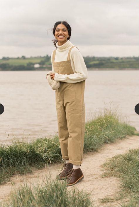 Tan Overalls Outfit, Dungaree Outfit Ideas, Dungaree Outfits, Woods Outfit, Dungaree Outfit, Gardening Tips And Tricks, Slow Clothing, Cotton Dungaree, Farm Clothes