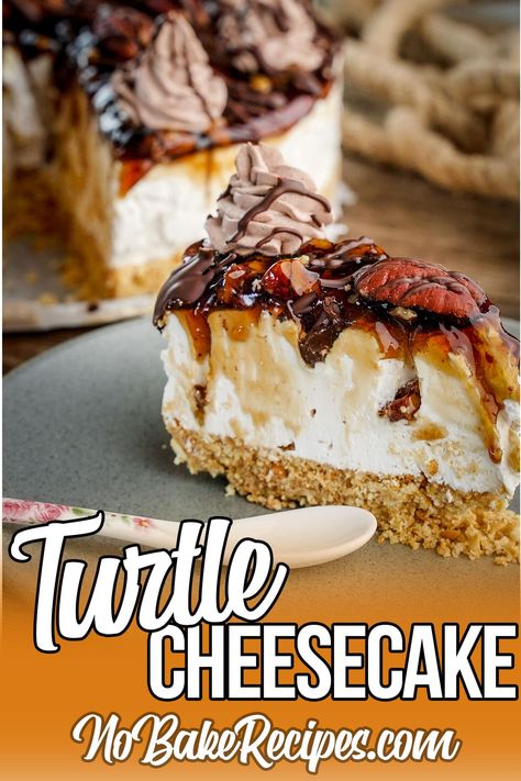 An easy and simple recipe that turns out to be a decadent, fantastic dessert, this no-bake turtle cheesecake is exactly what you need. Ice Cream Ball Recipe, Turtle Cheesecake Recipes, Icebox Cake Recipes, Turtle Cheesecake, Easy No Bake Cheesecake, Easy Cheesecake Recipes, Easy Cheesecake, Cheesecake Desserts, Baked Dessert Recipes