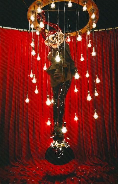 Burlesque Stage Design, Cabaret Decor, Creepy Circus, Circus Aesthetic, Creepy Carnival, Halloween Circus, Circus Decorations, Dark Circus, Night Circus