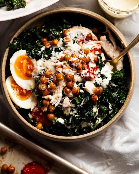 The most amazing Chicken Kale Salad Chicken Kale Salad, Kale Chicken Salad, Seasoned Chickpeas, Chicken Kale, Chicken Chickpea, Amazing Chicken, Kale Salad Recipes, Potato Pasta, Chickpea Salad Recipes