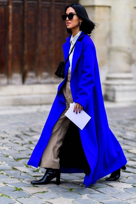 Waterfall Jacket Outfit, Blue Coat Outfit, Street Style Editorial, Jacket Formal, Winter Basics, Fall Fashion Week, Outfit Inspiration Women, Unapologetically Black, Thick Coat