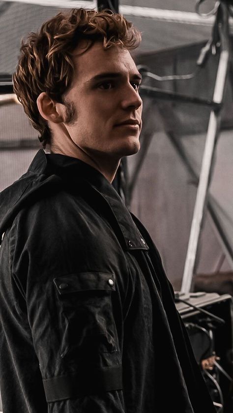 Sam Cortland, Hunger Games Finnick, Finnick Odair, Sam Claflin, Hunger Games 3, Hunger Games Series, Peeta Mellark, Hunger Games Trilogy, Theo James