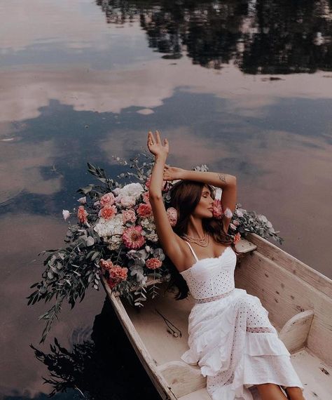 Maria (@iamwayfaress) • Instagram photos and videos Boat Photoshoot, Debut Party, Senior Photography Poses, Picnic Inspiration, Best Friend Photography, Bridal Photoshoot, Photoshoot Dress, Fall Photoshoot, Photoshoot Outfits