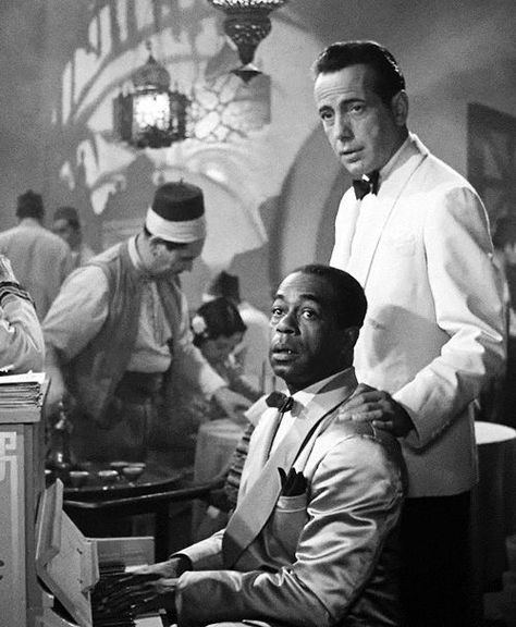 Casablanca Movie, Casablanca 1942, Bogart And Bacall, Hooray For Hollywood, Classic Movie Stars, Humphrey Bogart, Famous Movies, Hollywood Legends, Hollywood Actor