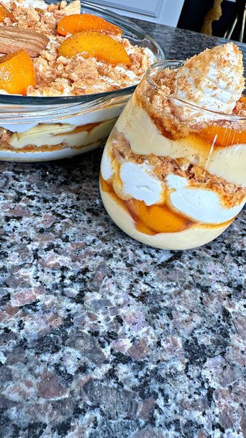 Peach Cobbler Pudding, Creamy Pudding, Dessert Simple, Peach Desserts, Peach Cobbler Recipe, Canned Peaches, Holiday Dessert, Peach Recipe, Pudding Desserts