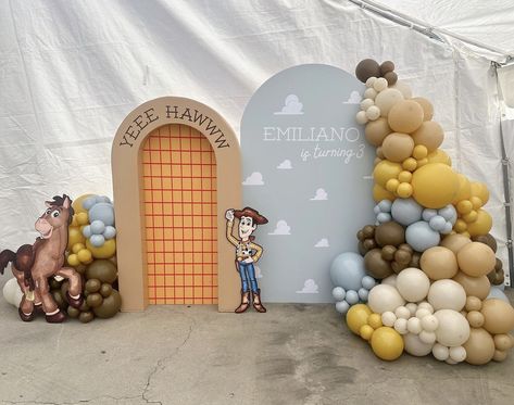 Boho Toy Story, Woody Balloon Arch, Woody Theme Birthday Party, Woody And Jessie Gender Reveal, Neutral Toy Story Theme Party, Two Infinity And Beyond Birthday Backdrop, Toy Story Neutral Party, Muted Toy Story Party, Toy Story Balloon Arch