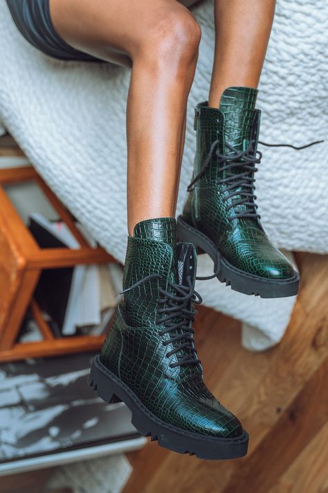 OOTD: Getting Ready in Green Combat Boots Green Combat Boots Outfit, Green Combat Boots, Combat Boot Outfit, Happy New Week, Boots Outfit, Cute Shoes, Combat Boots, Rocker, Me Too Shoes