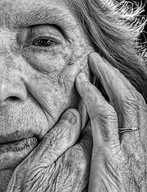 Old Skin Photography, Ageing Photography, Human And Nature Photography, Art About Aging, Aging Artwork, Ageing Art, Wrinkles Aesthetic, Aging Photography, Skin Texture Photography