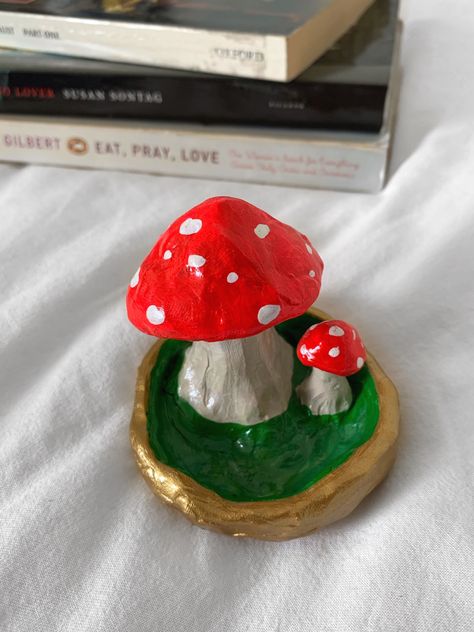 Polymer Clay Mushroom Trinket Dish/ Ring Catcher #art Mushroom Trinket, Polymer Clay Mushroom, Clay Mushroom, Sculpture Art Clay, Tanah Liat, Ceramics Pottery Art, Clay Art Projects, Cute Clay, Art Clay