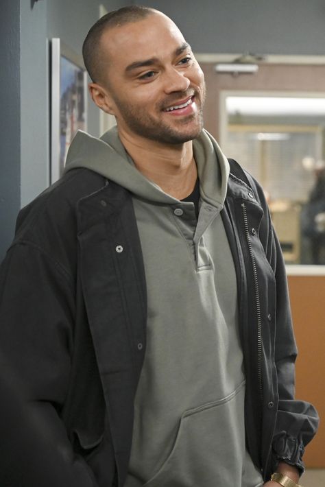 Greys Anatomy Jackson, Greys Anatomy Men, Jessie Williams, Grey Sloan Memorial Hospital, Greys Anatomy Episodes, Jackson Avery, Greys Anatomy Characters, Jesse Williams, Kendall Schmidt