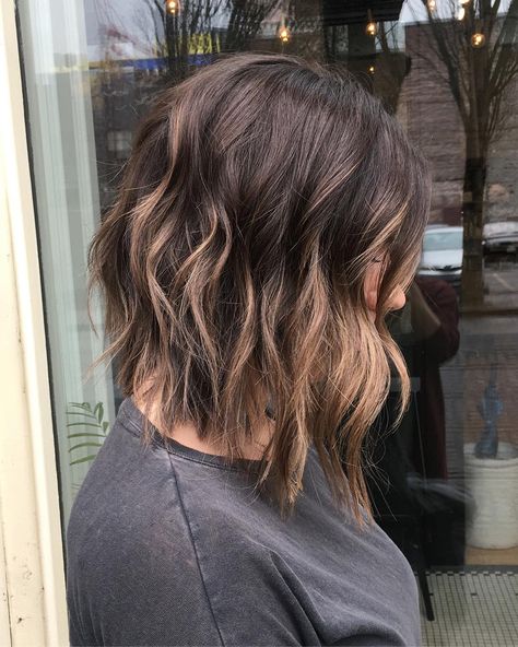 Lob Haircut Fine Wavy Hair, Angular Lob Haircut, Short Hair Lob Styles, Lob Haircut Fine Hair Brunette, A Line Lob With Layers, Plus Size Lob Haircut, Lob Haircut 2023, A Line Lob Haircut, Angled Lob Haircut Mid Length