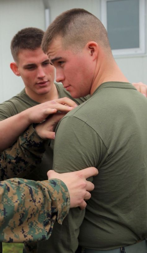 Military Haircut For Men, Military Hairstyles, Army Cut, Gents Hairstyles, Soldier Haircut, Army Haircut, Military Haircuts Men, Crew Cut Haircut, Military Hair