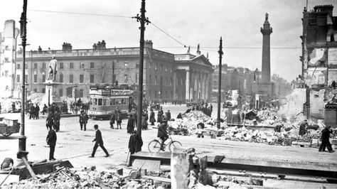 With a proclamation of independence, republicans rose up in an ill-fated military strike against British rule in Ireland in 1916 Irish History Facts, 1916 Easter Rising, Ireland 1916, Dublin Street, Easter Rising, Ireland History, Irish History, Historic Photos, 20 Century