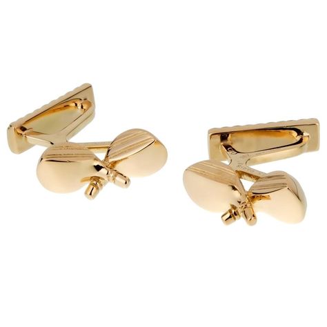 Hermes Yellow, Gold Cuff Links, French Luxury Brands, Classic Golf, Hermes Jewelry, Hermes Men, Gold Cufflinks, Hermes Paris, Gold Cuffs