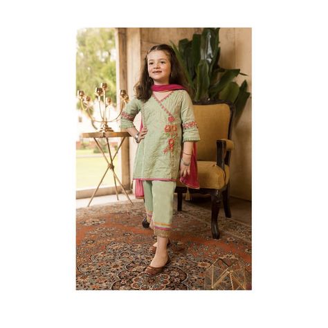 Modern Party Wear, Pakistani Kids Dresses, Kids Indian Wear, Frock Designs, Kids Ethnic Wear, Kids Dress Collection, Girls Clothes Patterns, Tandoori Masala