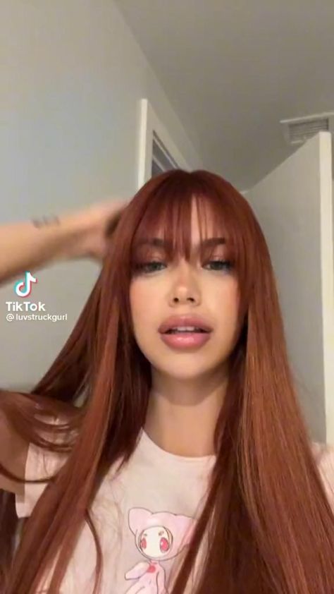 Hair Ideas Ginger, Color Ideas For Hair, Caramel Honey Blonde, Tiktok Pfp Ideas, Perfect Red Hair, Red Hair Ideas, Red Hair With Bangs, Tiktok Pfp, Red Hair Inspo