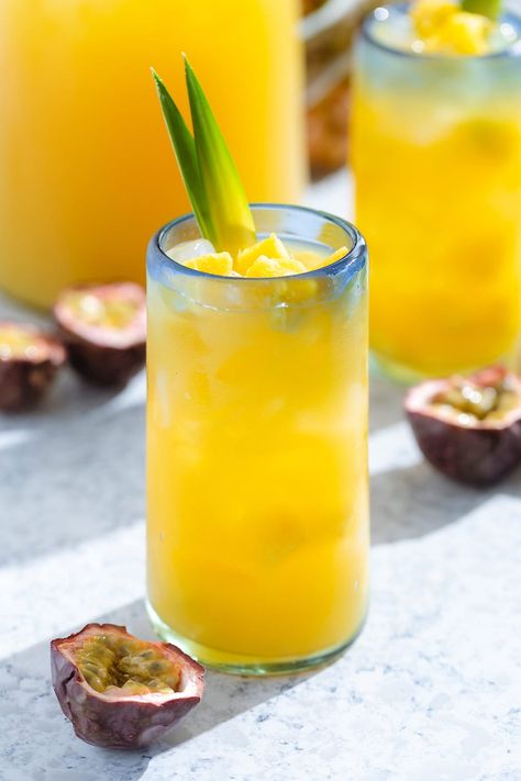 Passion Fruit Lemonade Recipe, Passion Fruit Drinks Non Alcoholic, Passionfruit Mocktail Recipe, Pineapple Passionfruit Lemonade, Tropical Lemonade, Passion Fruit Lemonade, Fruit Lemonade, Good Lemonade Recipe, Cucumber Lemonade