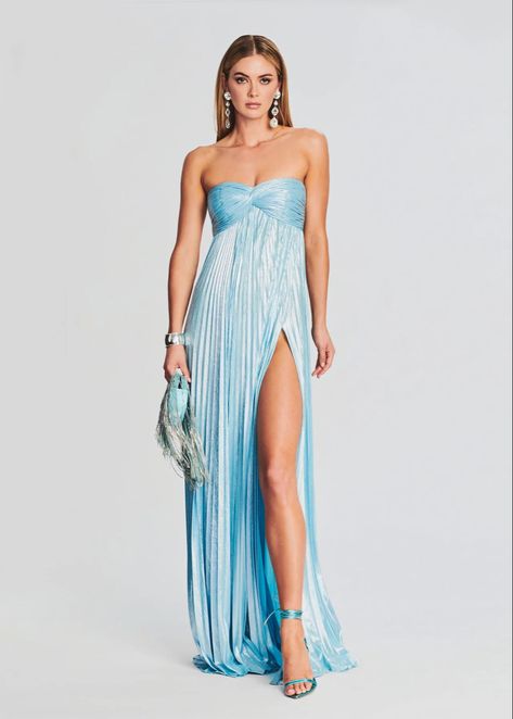 Prom Dress Inspiration Strapless, Prom Dresses Floor Length, Prom Dresses Revolve, Blue Ombré Dress, Ocean Bridesmaid Dresses, Strapless Dress Styling, Spring Prom Dresses Long, Timeless Prom Dresses, Non Traditional Prom Dresses