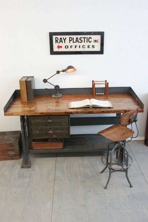 Vintage Living Room Design, Industrial Bedroom Furniture, Solid Wood Bedroom Furniture, Industrial Workbench, Furniture Movers, Wood Bedroom Furniture, Industrial Bedroom, Industrial Design Furniture, Vintage Industrial Decor