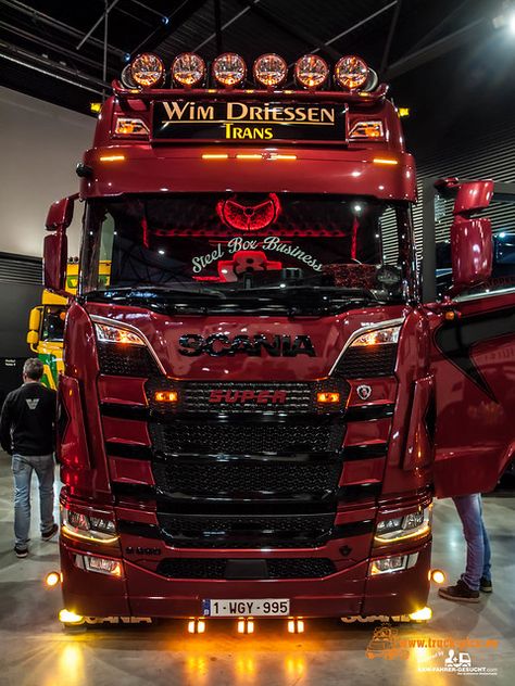 Eddie Stobart Trucks, Truk Besar, Star Bus, Truck Pics, Big Boyz, Customised Trucks, Mercedes Truck, Scania V8, Scania Trucks