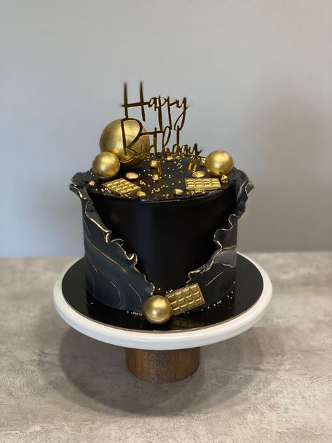 25 Th Birthday Cakes For Men, Birthday Cake 23 Years Old Man, Elegant Black And Gold Cake, Black And Gold Birthday Cake For Him, 23 Birthday Cake Men, Black And Gold Birthday Cakes, Cake Designs Black And Gold, Black And Gold Cake Ideas For Men, Black And Gold Birthday Cake