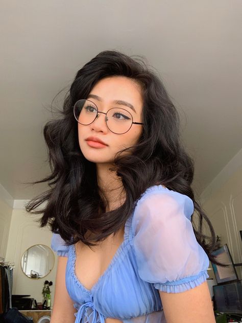 IG: hangtw Hangtw Instagram, Guy Shorts, Astoria Greengrass, Hang Nguyen, Easy Party Hairstyles, People With Glasses, Mexican Hairstyles, Hairstyles With Glasses, Mexican Girl