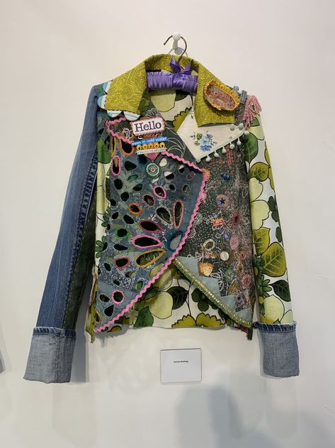 Paper Garments, Reworked Clothes, Unusual Clothes, Diy Denim Jacket, Upcycle Clothes Diy, Embellished Clothing, Boho Denim, Diy Jacket, Denim Inspiration