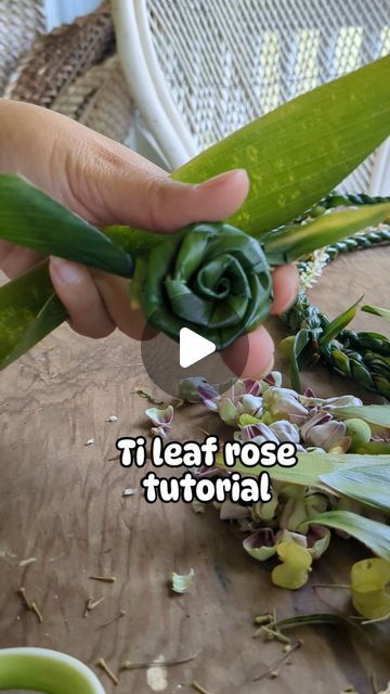 Ho'olei on Instagram: "The rose takes lots of practice, so don't get discouraged! Try it with banana leaf too!" Lei Diy, Money Lei Diy, Lei Ideas, Lei Making, Palm Leaf Art, Hawaiian Crafts, Flax Weaving, Nature Craft, Flower Lei