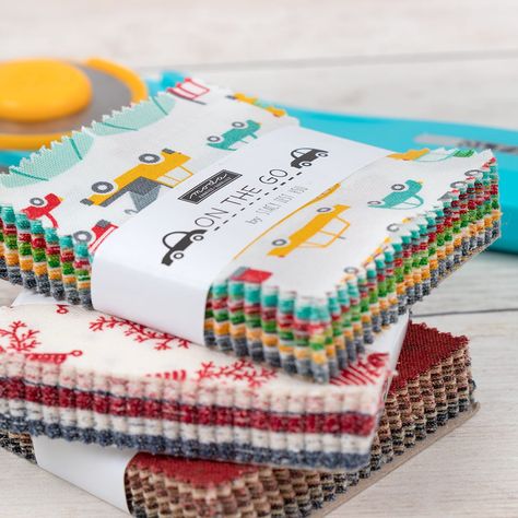 Try Our Top 5 Mini Charm Pack Quilt Patterns - The Jolly Jabber Quilting Blog Charm Pack Baby Quilt, Charm Pack Projects, Charm Pack Patterns, Charm Pack Quilt Patterns, Charm Square Quilt, Charm Pack Quilt, Charm Pack Quilts, Mini Quilt Patterns, Layer Cake Quilts