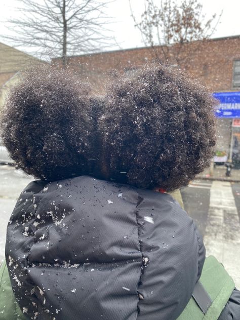 black girl, natural hair, type 4, snow, winter, winter aesthetic Winter Black Aesthetic, Winter Photoshoot Black Women, Winter Aesthetic Black Woman, Christmas Aesthetic Black People, Snow In Hair, Cold Aesthetic, Winter Moodboard, Winter Board, Aesthetic Snow