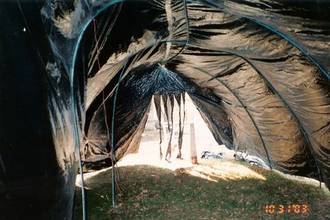 Halloween Tunnel Ideas, Diy Blackout Curtains, Spook Houses, Haunted Woods, Creepy Carnival, Light Tunnel, Yard Haunt, Black Spray Paint, Love Halloween