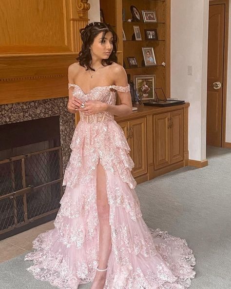 Satin Dresses Casual, Prom Dress Inspo, High Low Prom Dresses, Homecoming Dresses Tight, Wedding Flower Girl Dresses, Pretty Prom Dresses, A Line Prom Dresses, Womens Floral Dress, Grad Dresses