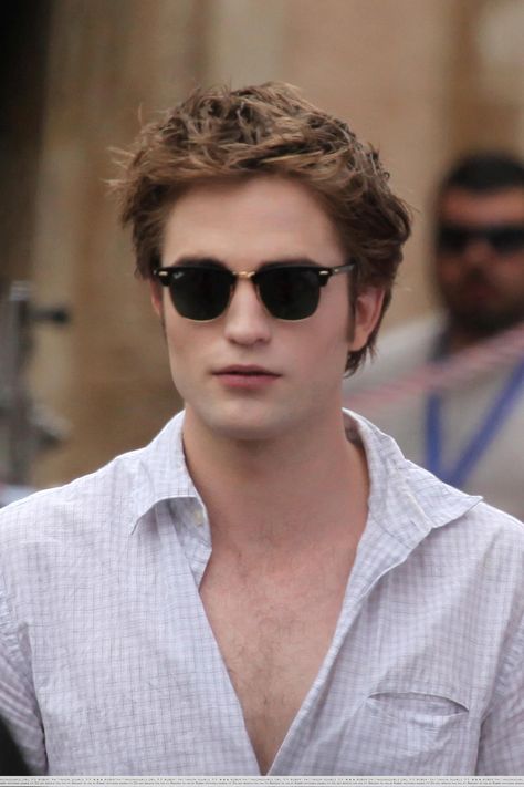 Visit the post for more. New Moon Pictures, Elvis Presley Images, Team Jacob, Robert Pattinson And Kristen, Shiva Photos, Twilight Fans, Montepulciano, Hate Men, Edward Cullen