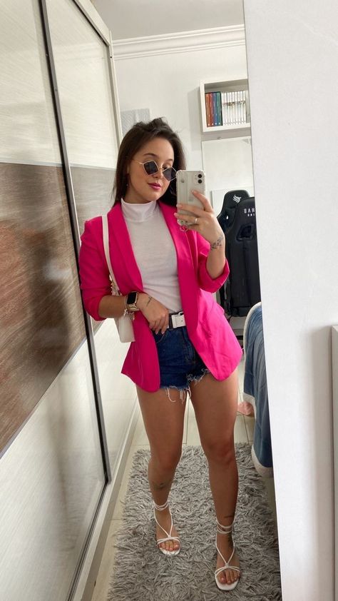 Blazer Pink Look, Look Com Blazer Pink, Blazer Con Short, Pink Blazer Jeans, Pink Shorts Outfits, Blazer With Shorts, All Pink Outfit, Blazer Rosa, Blazer Pink