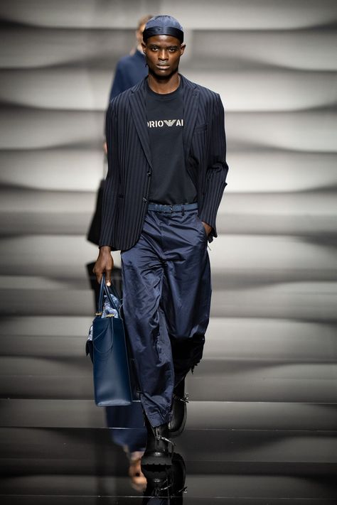 Armani Ss23, Armani Spring Summer 2023, Summer 2023 Men, 2023 Men Fashion, Armani Spring 2023, 2023 Menswear Fashion Show, Men Fashion Week, Older Mens Fashion, Armani Suits