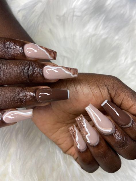 Cream and brown acrylic long nails #fashion #nails #nailsofinstagram Medium Nails Acrylic Designs, Brown And Cream Nails, Dark Brown Nails Designs, Medium Nails Acrylic, Nails Monochrome, Nails Acrylic Designs, Brown Liner, Brown Acrylic, Nails Fashion