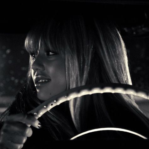 Jessica Alba - Nancy Sin City Aesthetic, Jessica Alba Sin City, Sin City 2005, Sin City, Jessica Alba, City Aesthetic, The Expanse, Natural Makeup, Lily