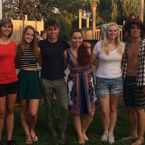 The twins look amazing here!  Jake is so tan!  With Veronica, aka Roni Kiszka. Jake Kiszka Rare, Kiszka Twins, Joshua Kiszka, Hippie Boy, Army Band, Jake Kiszka, Josh Kiszka, Greta Thunberg, Man And Dog