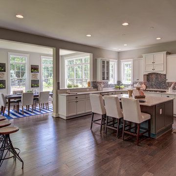 Kitchen Sunroom Combo, Sunroom Dining Room, Kitchen Sunroom, American Home Design, Sunroom Kitchen, Room Off Kitchen, Lodge Kitchen, Sunroom Dining, Kitchen Dining Room Combo