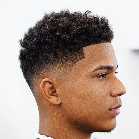 Black Boys Haircuts, Best Fade Haircuts, Black Hair Cuts, Curly Hair Fade, Low Fade Haircut, Men Haircut Curly Hair, Taper Fade Haircut, Black Men Haircuts, Faded Hair