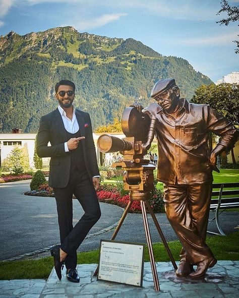 The Icon...Yash Chopra  Legendary Son of the Soil... Brought glory to Indian… Yash Chopra, Beautiful Kittens, Celebrity Magazines, Blockbuster Film, Iphone Wallpaper Quotes Love, Interlaken, Color Film, Ranveer Singh, Bollywood Movie