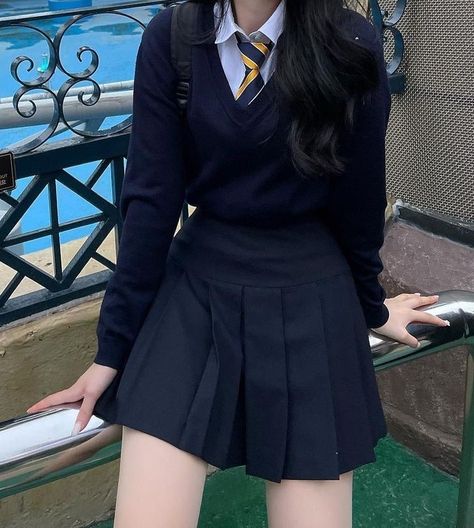 School Uniform Fashion, School Uniform Outfits, Uniform Fashion, Mode Inspo, School Fashion, Korean Outfits, Teen Fashion Outfits, School Outfit, Cute Casual Outfits