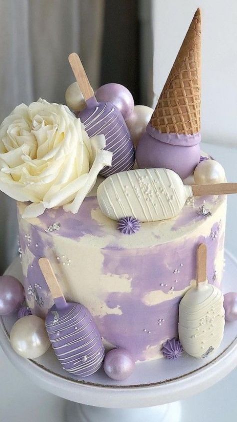 Latest Birthday Cake, Modern Birthday Cakes, Purple Cakes Birthday, Candy Birthday Cakes, Purple Cake, Birthday Cakes For Teens, Unique Birthday Cakes, Purple Cakes, Elegant Birthday Cakes