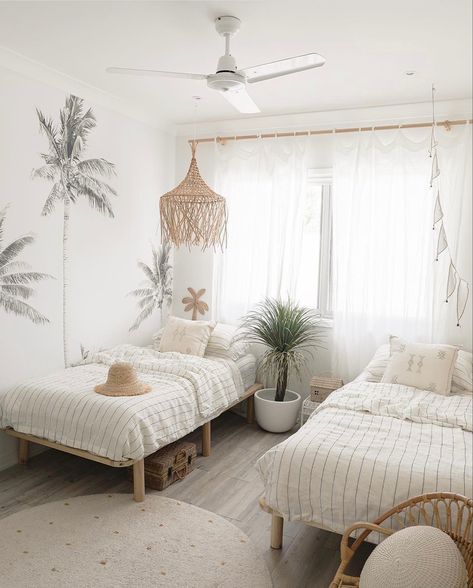 Boho Coastal Bedroom, Boys Shared Bedroom, Beachy Bedroom, Beachy Room, Kids Bedroom Inspiration, Shared Bedroom, Relaxing Bedroom, Shared Room, Coastal Bedrooms